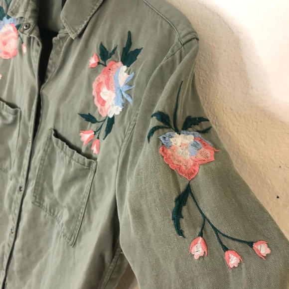 Rails Embroidered Button Down - Picture 5 of 8